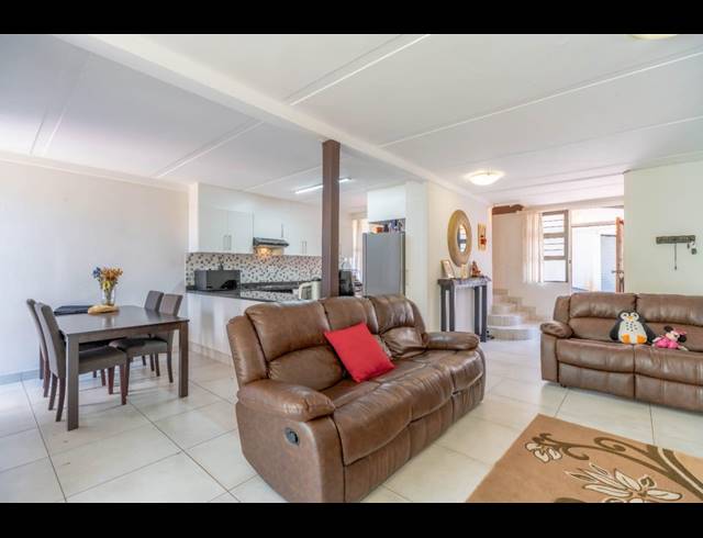 3 BEDROOM TOWNHOUSE TO LET IN UMGENI PARK
